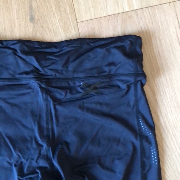 2XU Compression Leggings - Picture 4 of 5